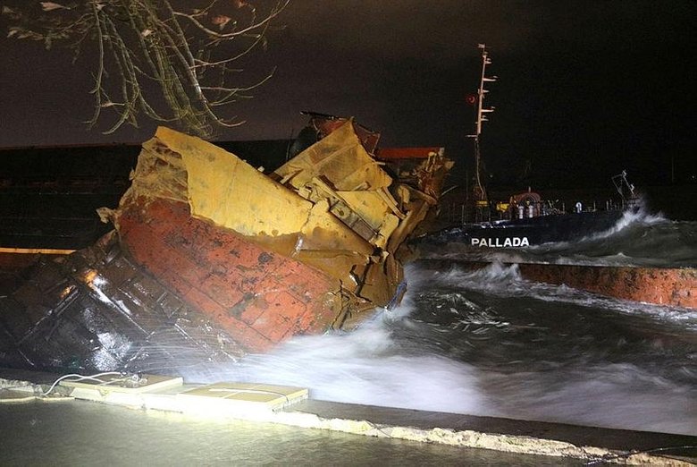 Acı haberi Bakan Yerlikaya duyurdu! İzmir’e gelen Türk gemisi battı, 12 mürettebat ile irtibat kurulamadı