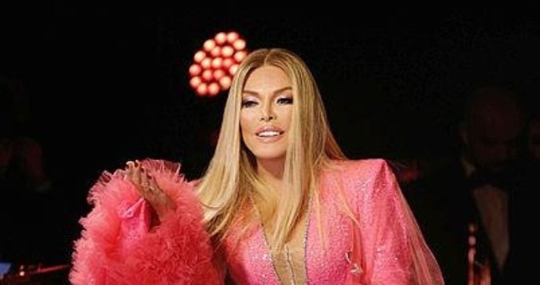 Ajda Pekkan yıllara meydan okuyor