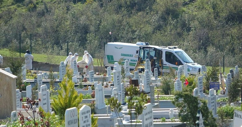 Çanakkale’de cenazeler karıştı! Yanlış yere defnedilen kişi çıkarılarak aile mezarlığına defnedildi