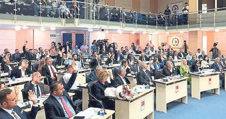 Denizli’de ‘Beltaş tesisleri alkollü olsun’ polemiği