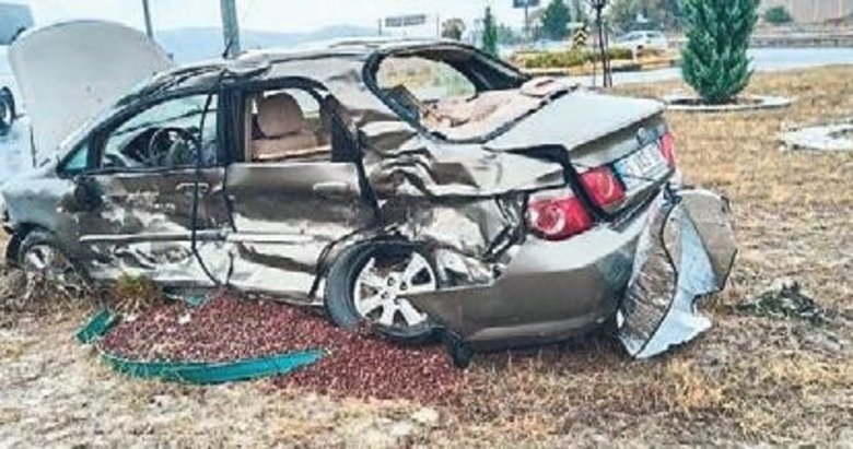 Kamyona çarpan aracın sürücüsü öldü