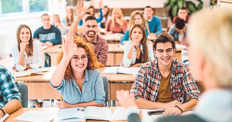 Öğrenci bursları eğitimin destekçisi! Başvurular Ekim’de de sürüyor!