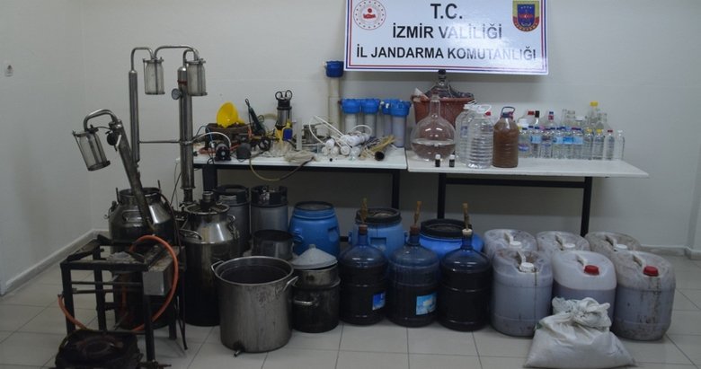 İzmir’de sahte içki üretim deposuna baskın!