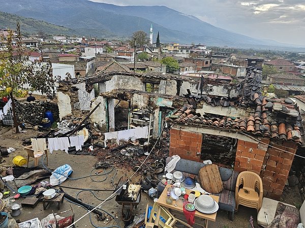 Yangın mağduru Pembe devlet desteği ile güldü