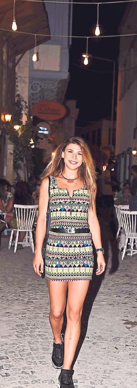 Melek Mosso’ya sürpriz konuk