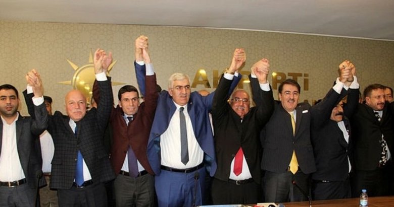 İyi Parti’de istifa şoku! 450 kişi AK Parti’ye geçti