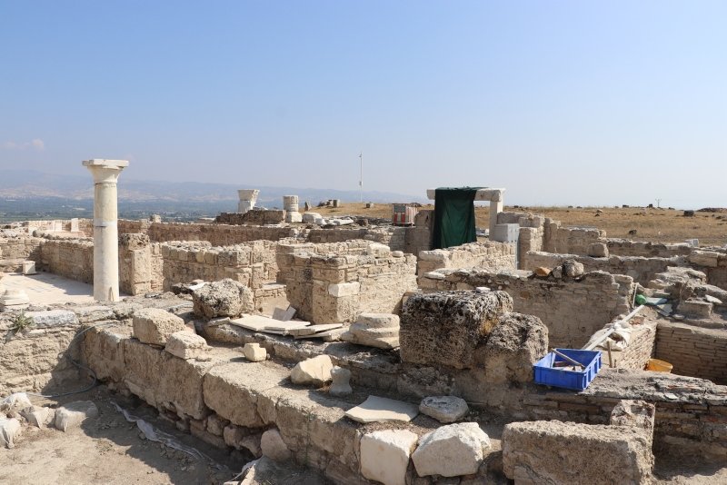 Denizli’deki Laodikya Antik Kenti’nde bulunan kiliseli ev gün yüzüne çıkarıldı