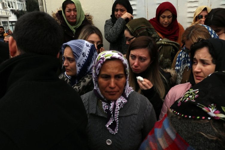 İzmir’de gelinlikle son yolculuğuna uğurlandı