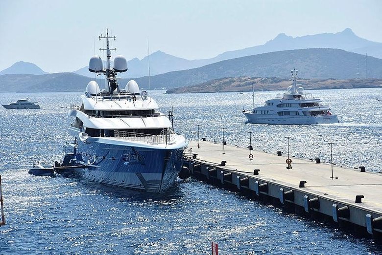 El değmemiş koyların milyon dolarlık misafirleri denizlere renk kattı