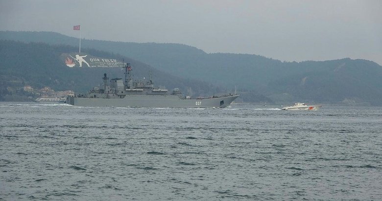 Rusya gemilerini Karadeniz’e çekiyor! Peş peşe Çanakkale Boğazı’ndan geçtiler