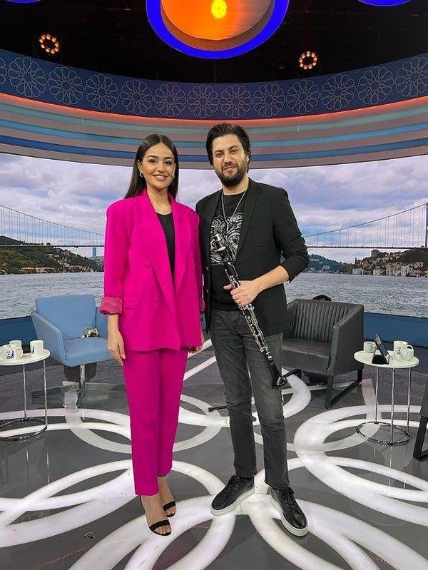 Aralarına ‘Samsak Döveci’ girdi! Popüler türkü kriz çıkardı