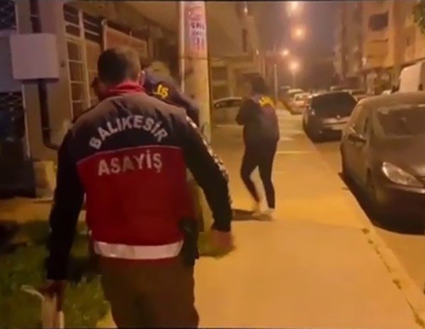 İzmir dahil 5 ilde dolandırıcılık operasyonu: 11 gözaltı