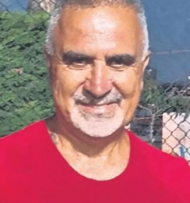 Eser Yenenler kendisini domuza benzeten karikatüristi affetmedi