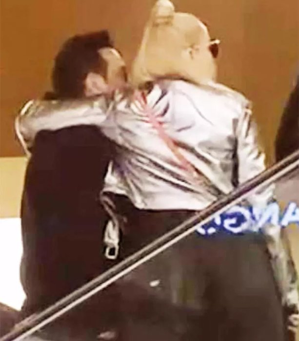 Hakan Peker yeni sevgilisiyle görüntülendi