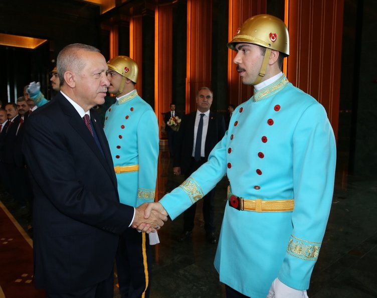 Cumhurbaşkanı Erdoğan, Külliye’de polislerin bayramını kutladı