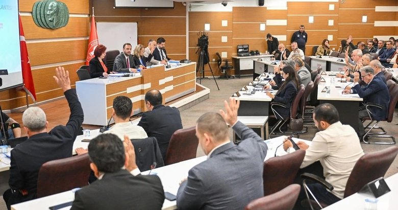 Bornova’da bütçe tartışmaları damga vurdu: Sürekli borç alıp satış yapmak çare olmaz