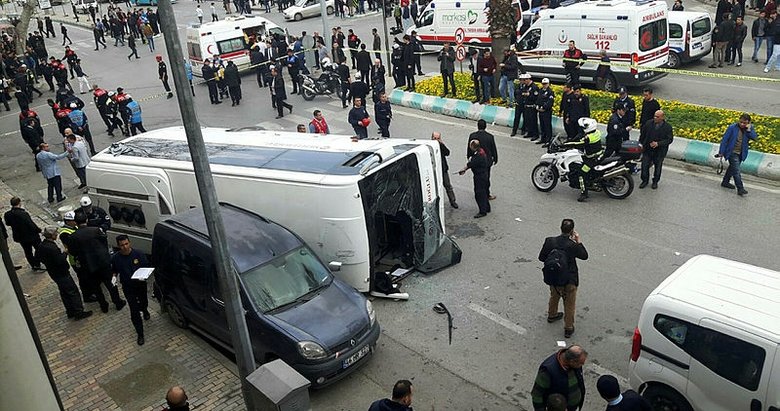 Kahramanmaraş’ta halk otobüsü devrildi