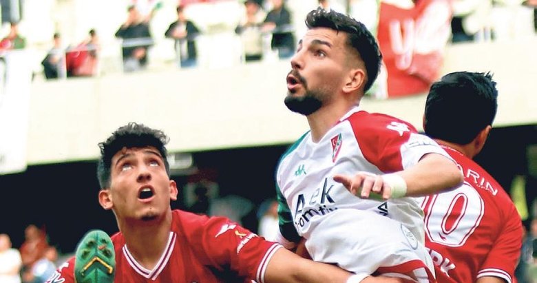 Karşıyaka’da Alpay ayrıldı