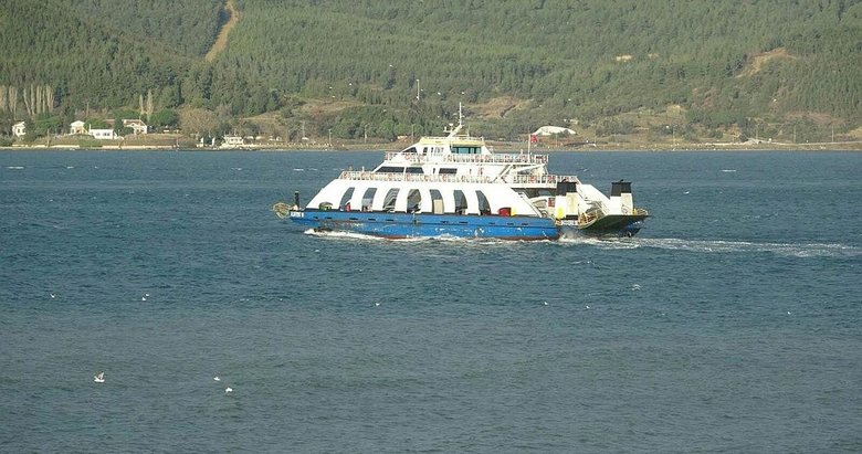 Çanakkale’de feribot seferlerine fırtına engeli