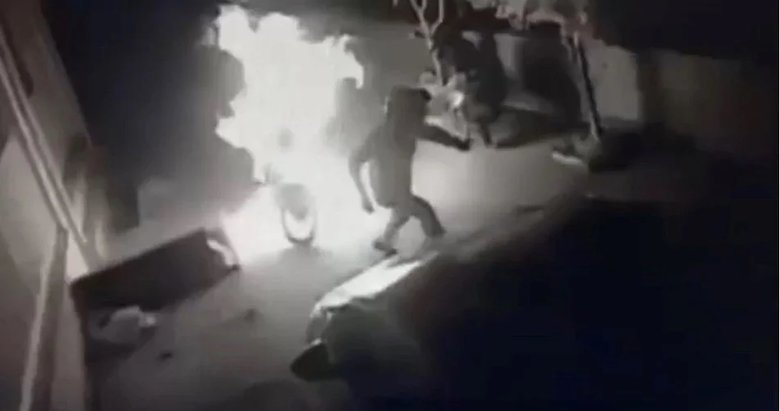 Ayrıldığı eşinin motosikletini 50 bin liraya kundaklattı