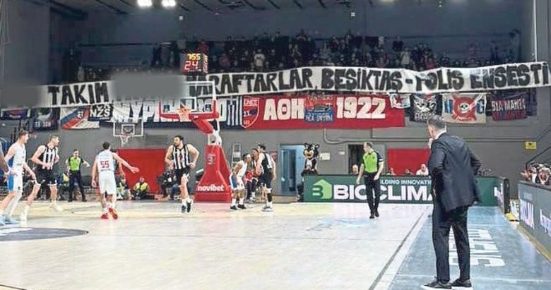 Federasyondan Yunan taraftarlara kınama