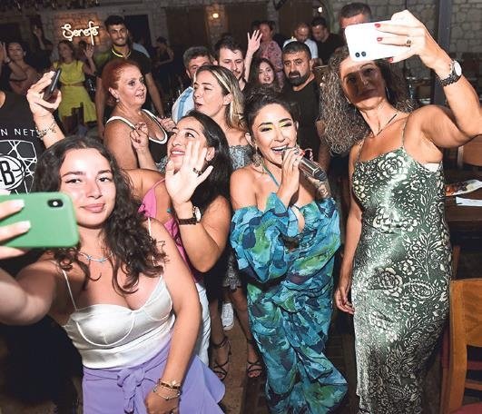 Oyuncaklarla başı belada