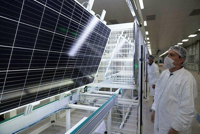 Çölde 12 kilometrelik güneş tarlası! Kalyon Karapınar Güneş Enerji Santrali Türkiye’ye enerji veriyor