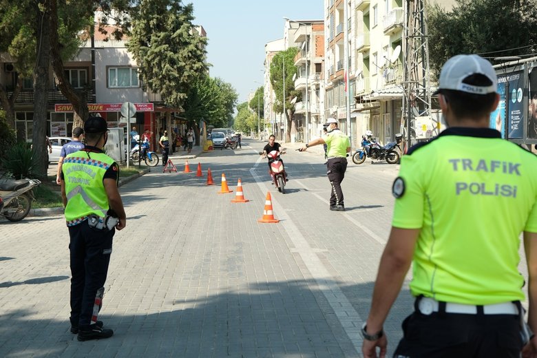 Manisa’da jandarma ve emniyetten ortak trafik denetimi