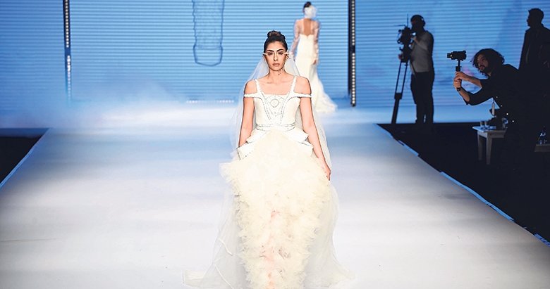 Gelinlikçiler İzmir fuarında buluştu