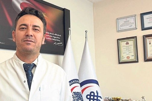 Madeni para yutan İkra ölümden döndü