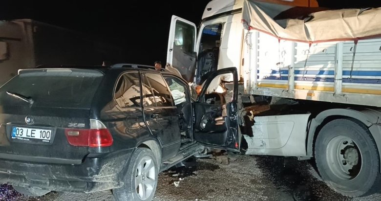 Tırla otomobil çarpıştı: Yaralanan 3 polisten 1’i hayatını kaybetti