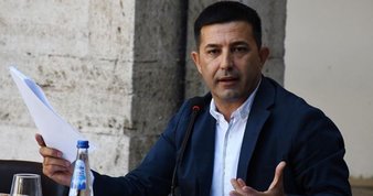 CHP’li Kuşadası Belediyesi’nde 12.8 milyon liralık vurgun: 8 belediye görevlisi gözaltına alındı