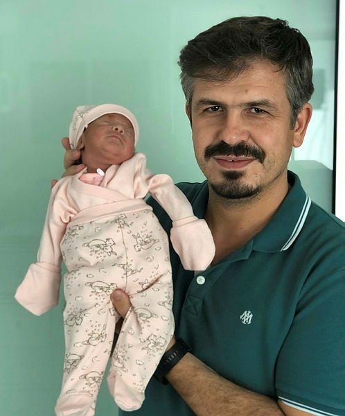 850 gram doğan Asel bebek, 2 kilo 370 gram