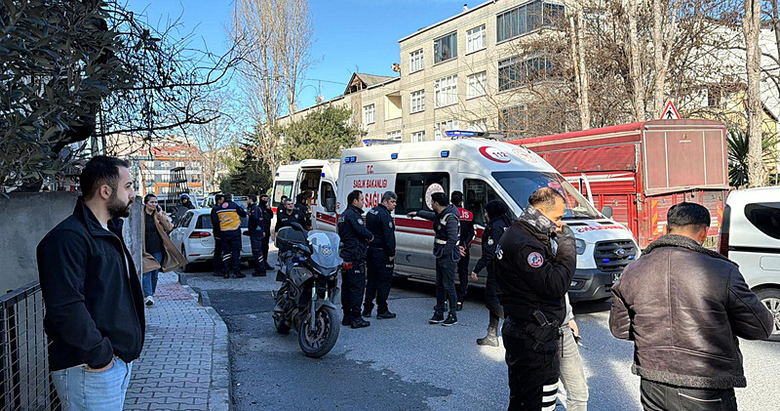 Polislere bıçaklı saldırı: 4’ü polis 6 yaralı