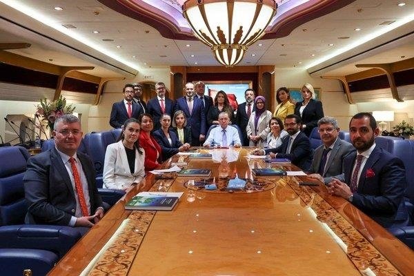 Başkan Erdoğan, Hindistan’daki G20 Liderler Zirvesi dönüşü uçakta gazetecilerin sorularını cevapladı