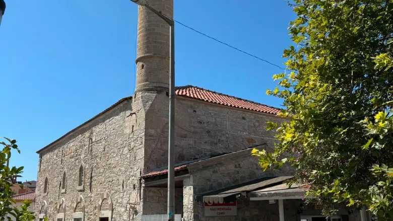 izmirde-yeni-skandal-tarihi-camide-tuvalet-krizi-1786738051475.png