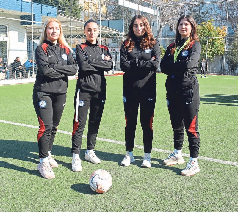 Yeşil sahalara kadın dokunuşu