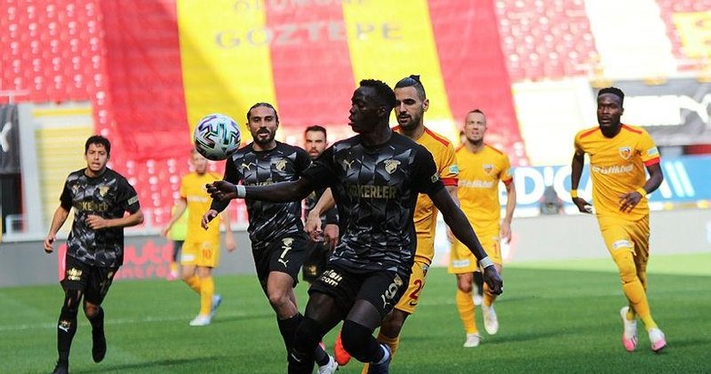 Göztepe puanı son anda kurtardı