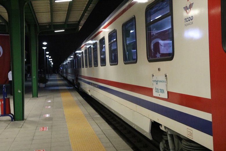 Zafer Treni ’Büyük Taaruz’un başladığı Afyon Kocatepe’ye ulaştı