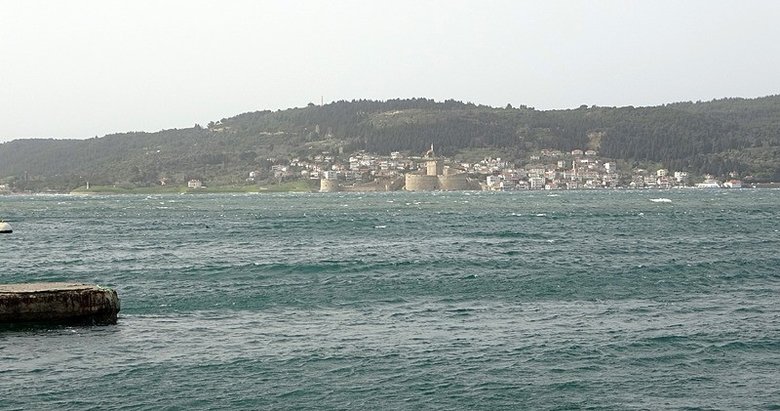 Çanakkale Boğazı fırtına nedeniyle çift yönlü ulaşıma kapatıldı