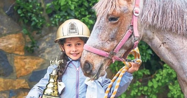 Minik Nur ikinci kez şampiyonluk kazandı