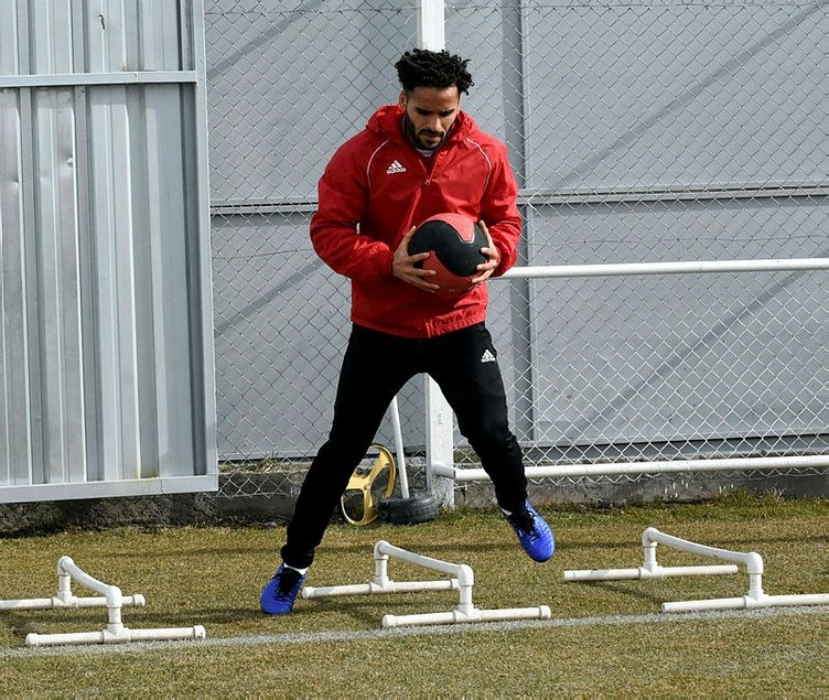 Galatasaray’da transfer bombası! 3 isimle anlaştı