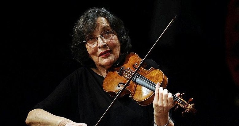 Suna Kan hayata veda etti