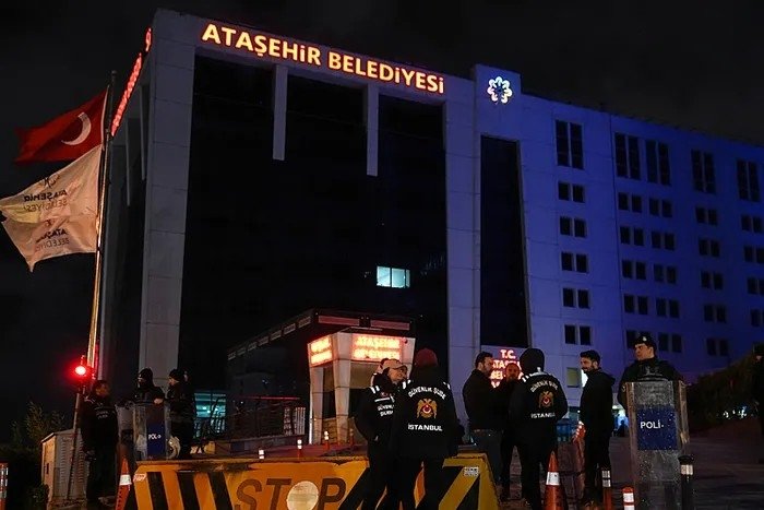 Ataşehir Belediye Başkanı Onursal Adıgüzel tutuklandı