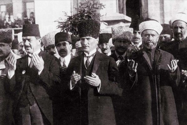 1921den-beri-bayram-olarak-kutlaniyor-milli-iradenin-dirilis-simgesi-23-nisan-1776922516004.jpg