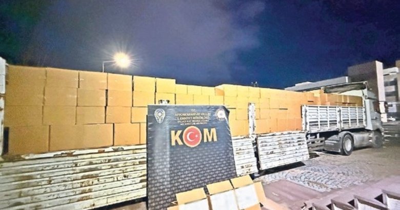 1 TIR dolusu kaçak makaron ele geçirildi