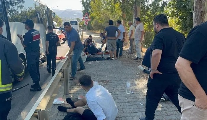 Alanya’da feci kaza: 2’si ağır çok sayıda yaralı var!