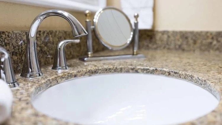 Banyodaki kirece bu yöntemlerle ’elveda’ deyin