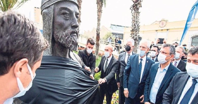 İzmir’in heykellerini Ozan Can sayacak
