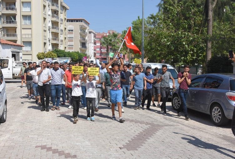 İzmir’de CHP’li Menemen Belediyesi önünde eylem! Başkan Serdar Aksoy’dan skandal açıklama
